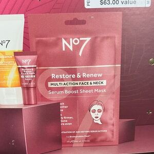 No7 Skincare Treats Set - Red and White